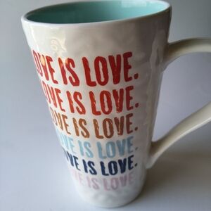 💜Love is Love Mug❤️
